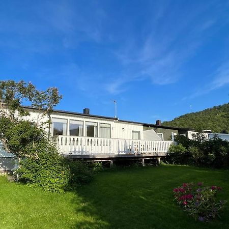 Koselig Hus Til Leie Pa Stokmarknes I Vesteralen Apartment Екстериор снимка